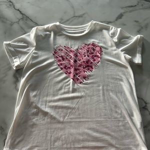 Women’s size large heart t-shirt